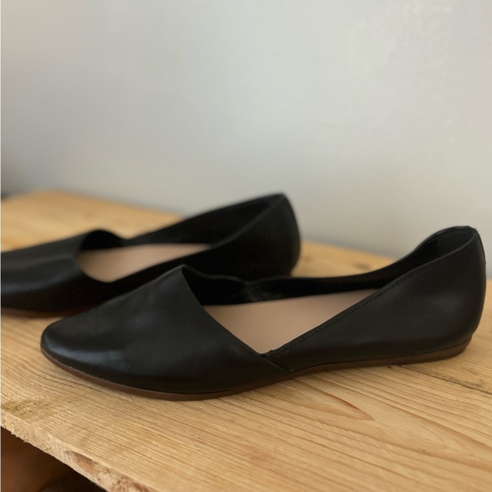 Aldo Black Flats Size 8 Women’s - great condition!! Originally $85.